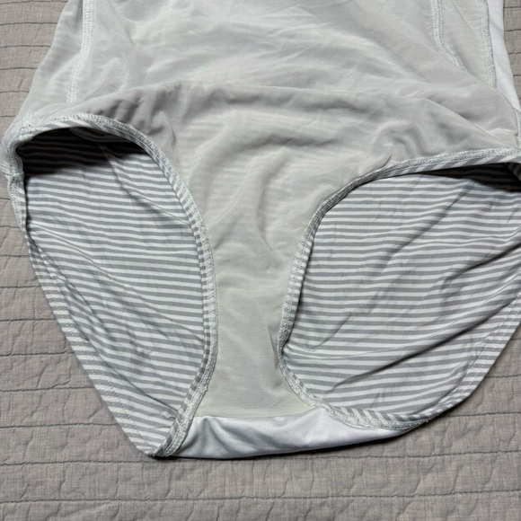 Nip Tuck Swim Gray & White Striped One-piece Swimsuit Size 12 - Picture 11 of 11